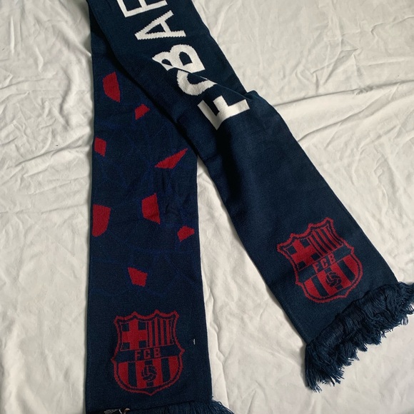 FC Barcelona Scarf - Picture 3 of 5